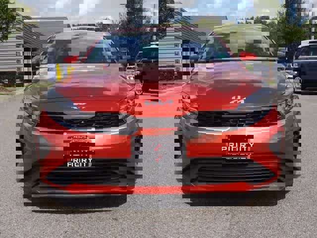 Used 2023 Kia Forte LXS image 5