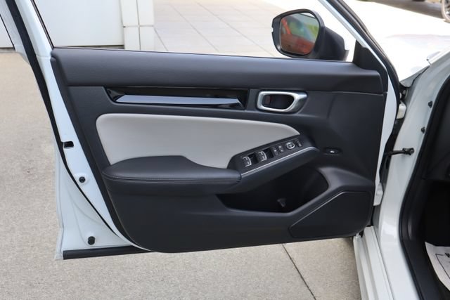 Used 2023 Honda Civic Touring image 8
