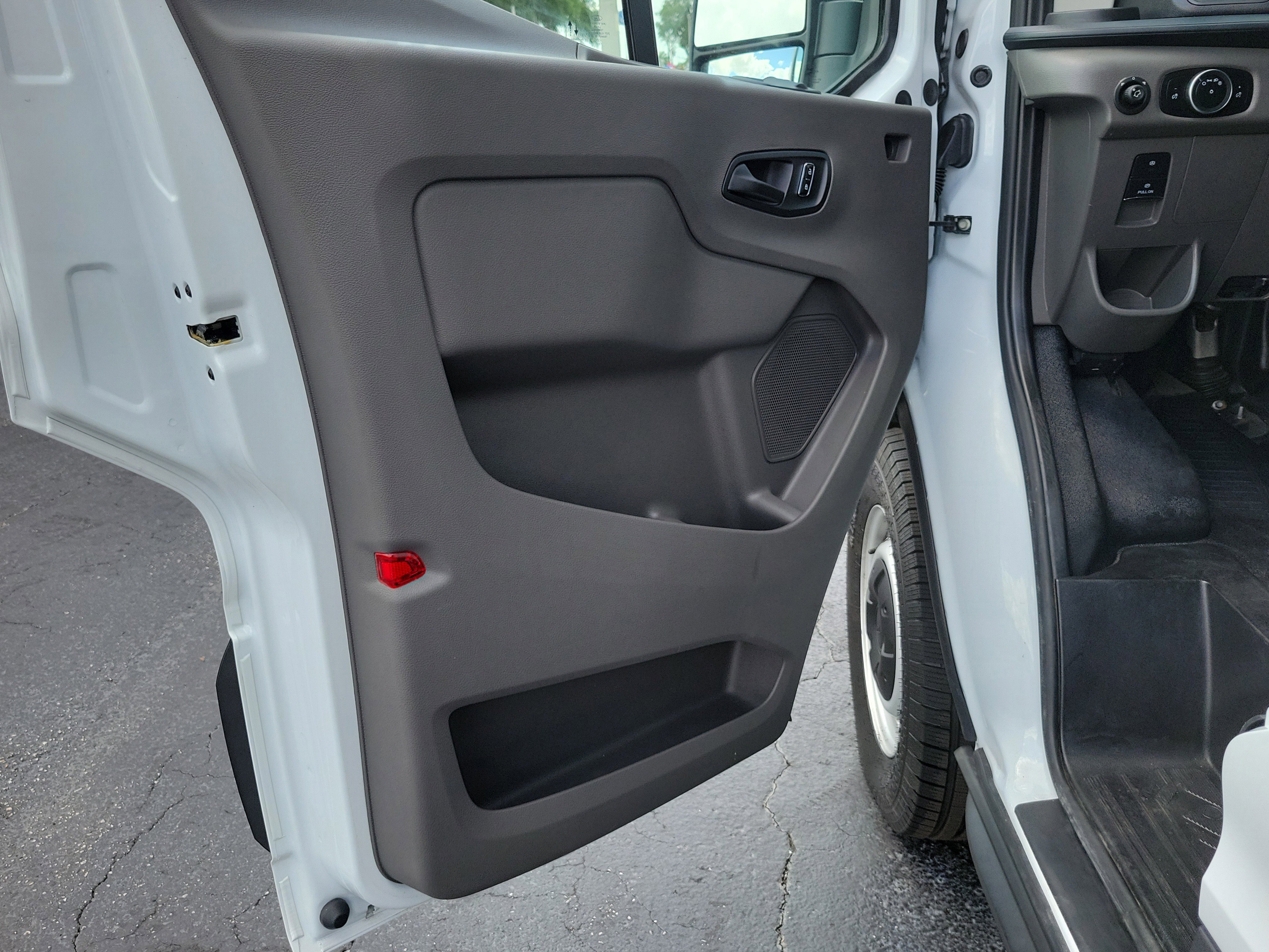 Certified 2025 Ford Transit 250 148 High Roof Extended RWD image 18