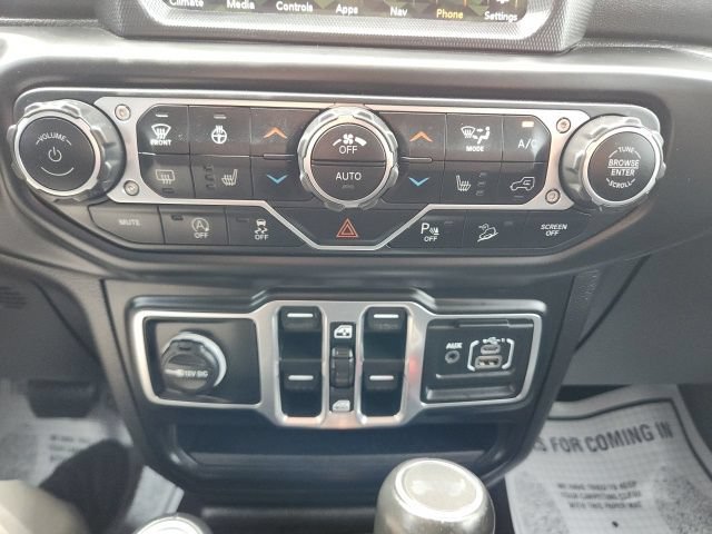 Used 2020 Jeep Wrangler Unlimited Sahara AWD/4WD image 18