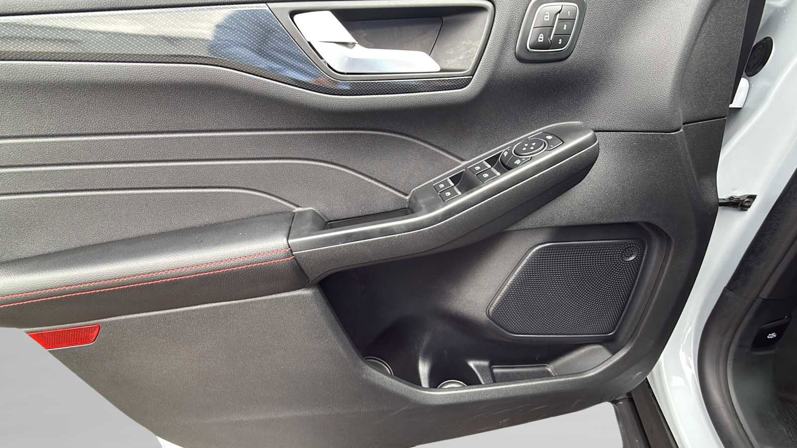 Certified 2025 Ford Escape ST-Line Elite w/ Class II Trailer Tow Package image 22