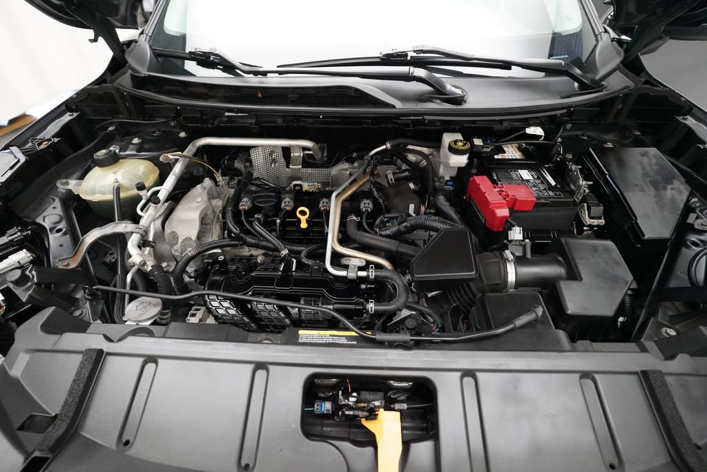Used 2021 Nissan Rogue SV AWD/4WD image 3