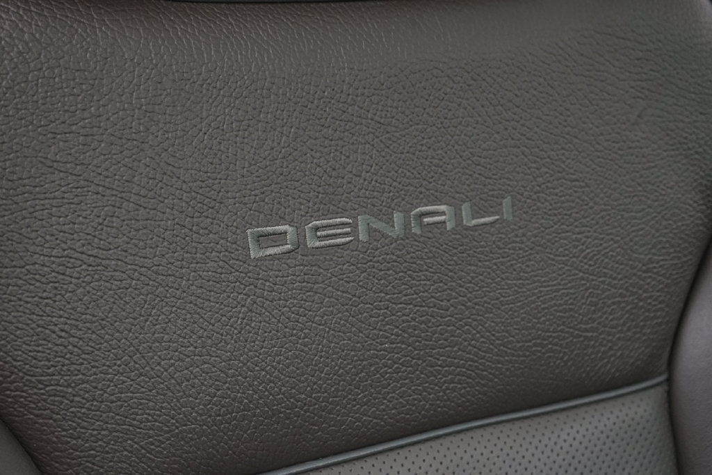 Used 2023 GMC Yukon Denali AWD/4WD image 35
