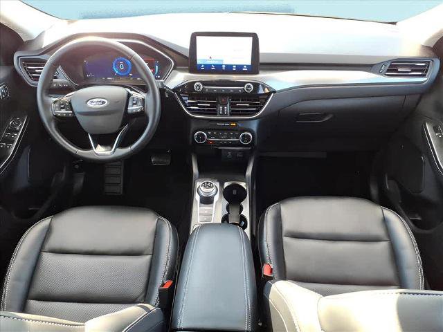 Certified 2022 Ford Escape Titanium w/ Class II Trailer Tow Package image 16