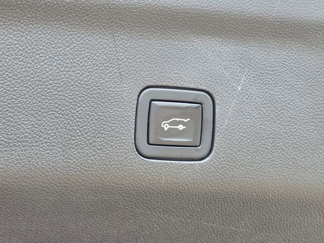 Used 2023 GMC Yukon AT4 w/ Technology Package AWD/4WD image 33