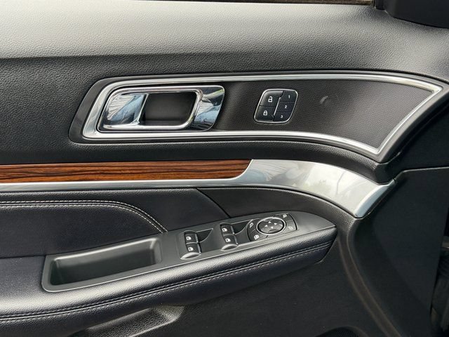 Certified 2017 Ford Explorer Limited AWD/4WD image 28