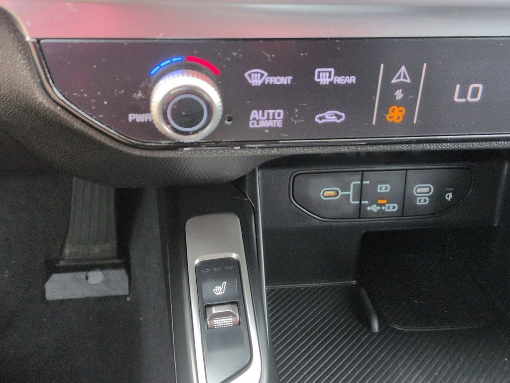 Used 2025 Kia Sorento S w/ Panoramic Sunroof Package image 21