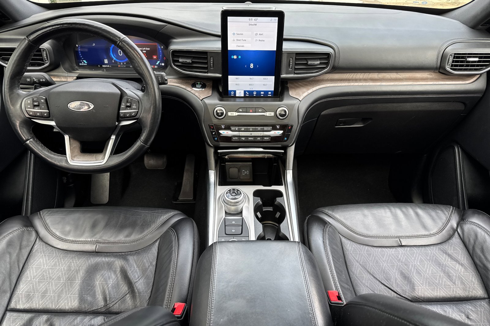 Certified 2020 Ford Explorer Platinum w/ Premium Technology Package AWD/4WD image 13