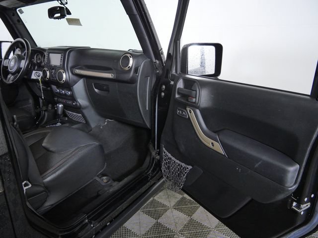 Used 2017 Jeep Wrangler Unlimited Sahara AWD/4WD image 11