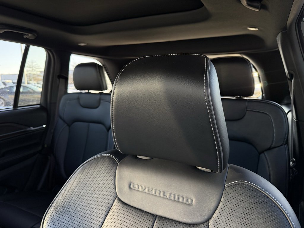 Used 2023 Jeep Grand Cherokee Overland w/ Advanced Protech Group III image 22