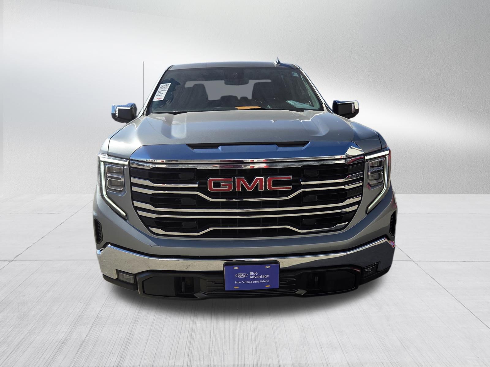 Used 2025 GMC Sierra 1500 SLT AWD/4WD image 2
