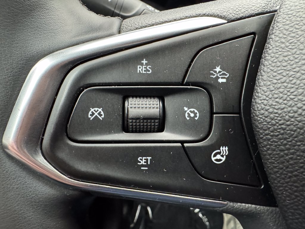 Used 2025 Chevrolet Trax LT w/ Driver Confidence Package FWD image 13
