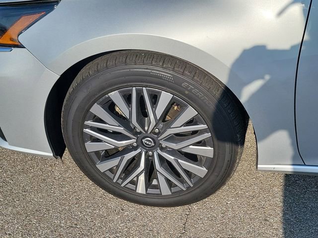 Used 2024 Nissan Altima 2.5 SV FWD image 9