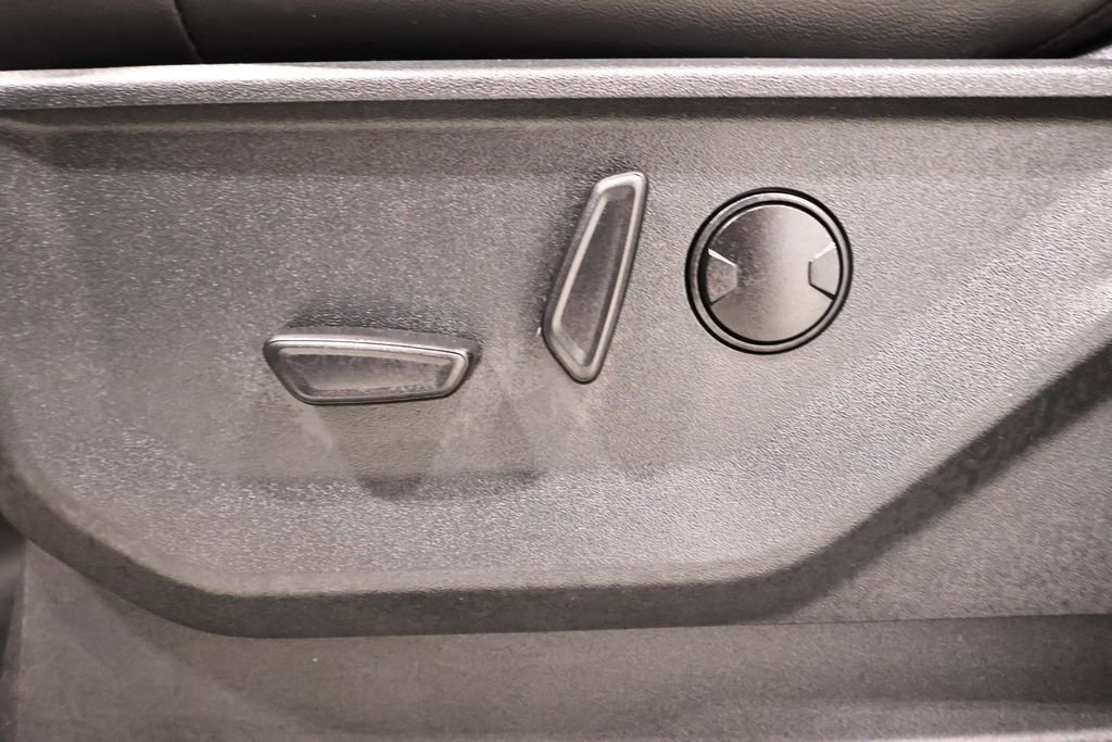 Certified 2025 Ford Expedition Max Platinum image 17