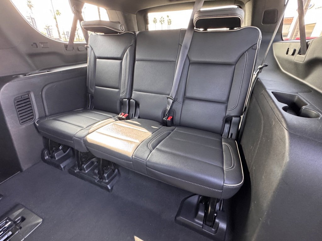 Used 2023 Chevrolet Suburban Premier image 34