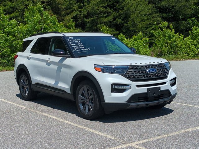 Certified 2023 Ford Explorer XLT w/ Equipment Group 202A AWD/4WD image 1