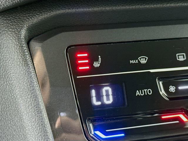 Used 2022 Volkswagen Tiguan SE image 19