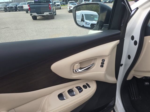 Used 2022 Nissan Murano Platinum w/ Cargo Package FWD image 11