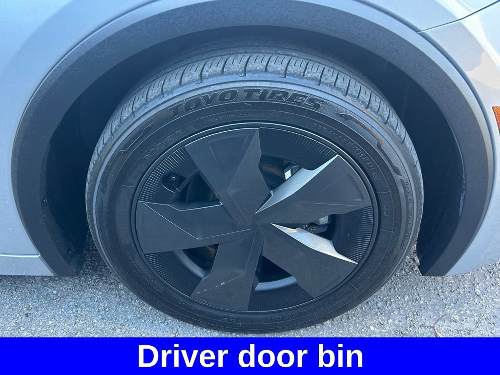 Used 2024 Toyota Prius LE FWD image 16