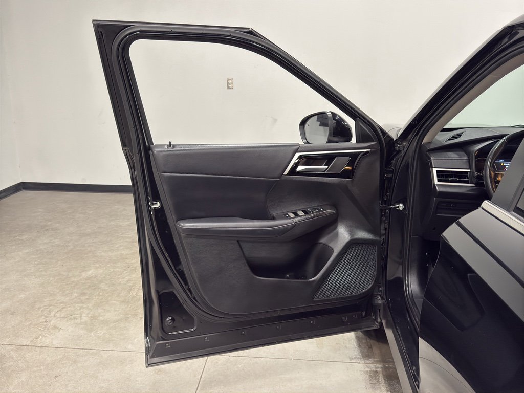 Used 2024 Mitsubishi Outlander SE image 9