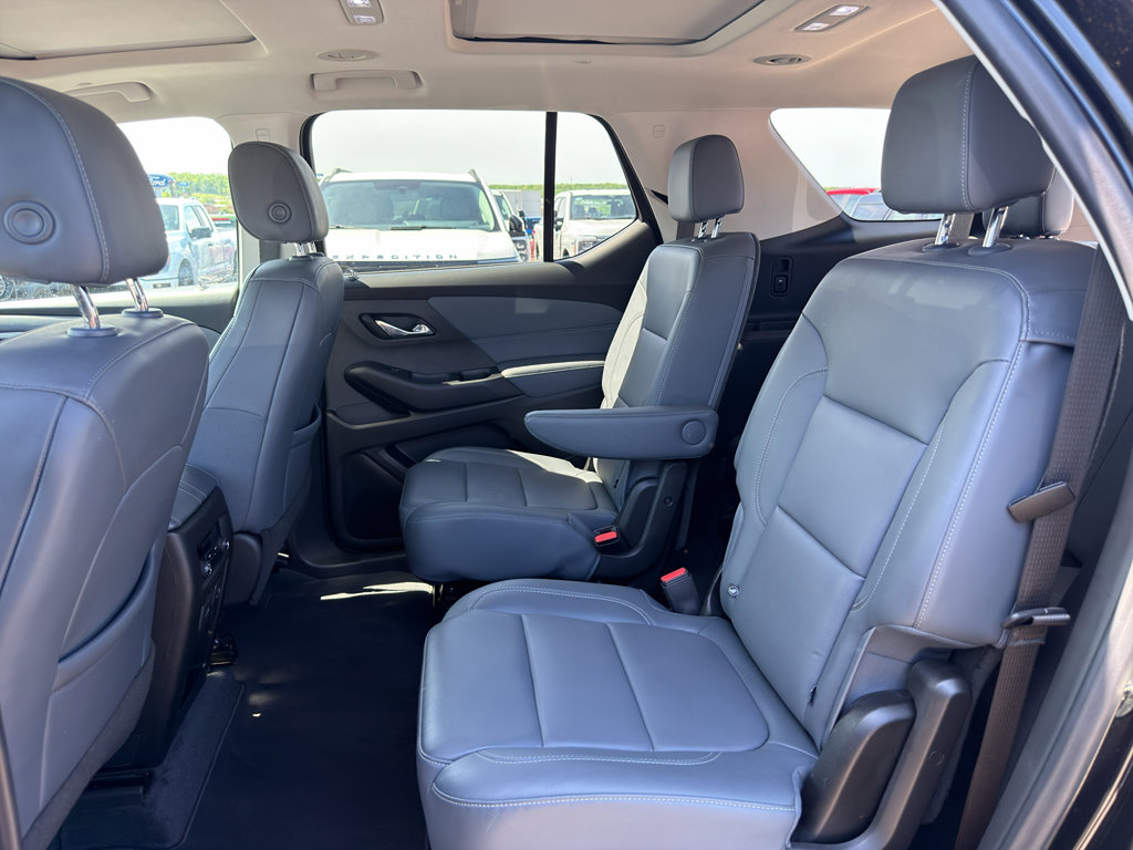 Used 2021 Chevrolet Traverse LT w/ LT Premium Package image 12