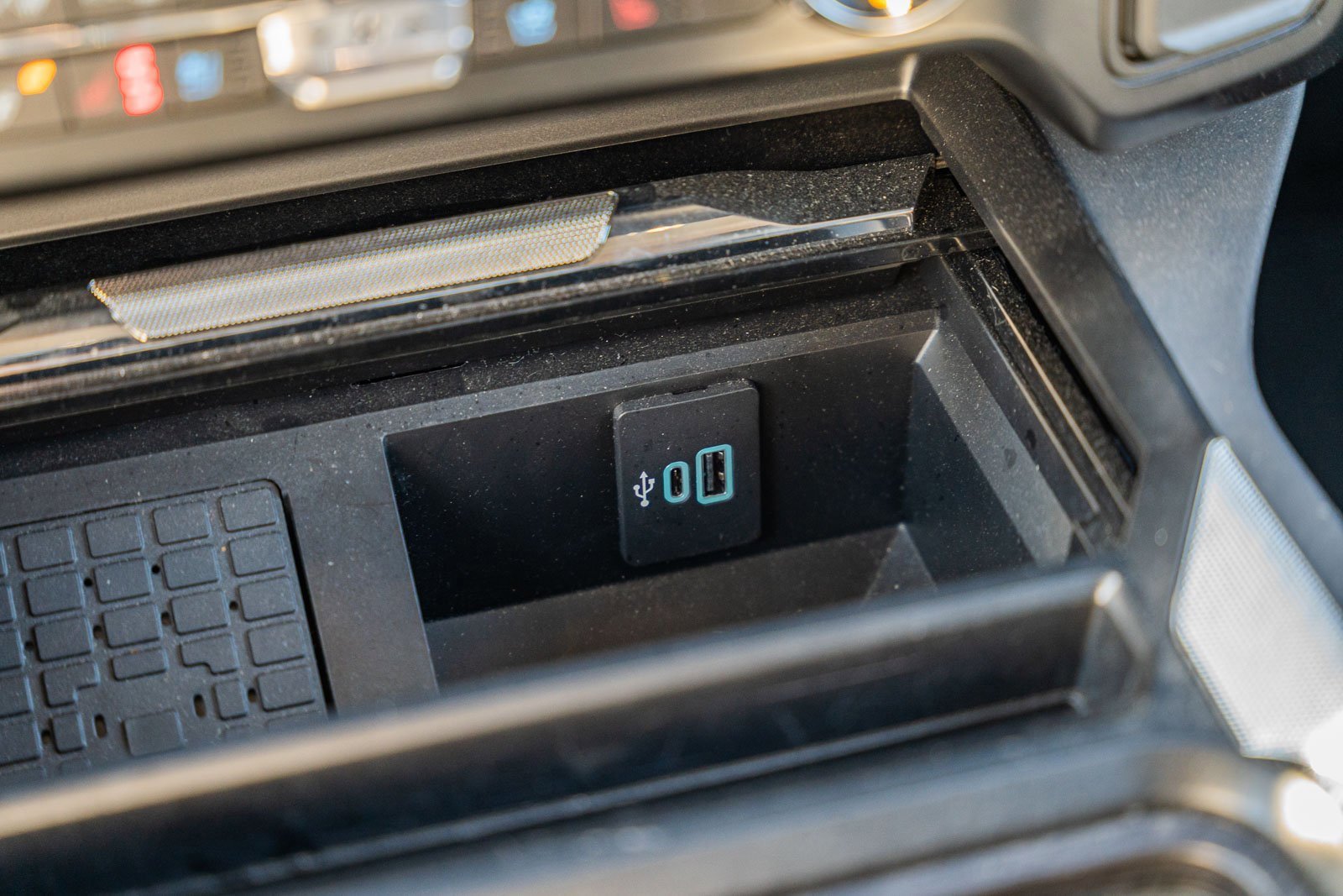 Certified 2024 Ford F250 Lariat w/ Black Appearance Package image 34