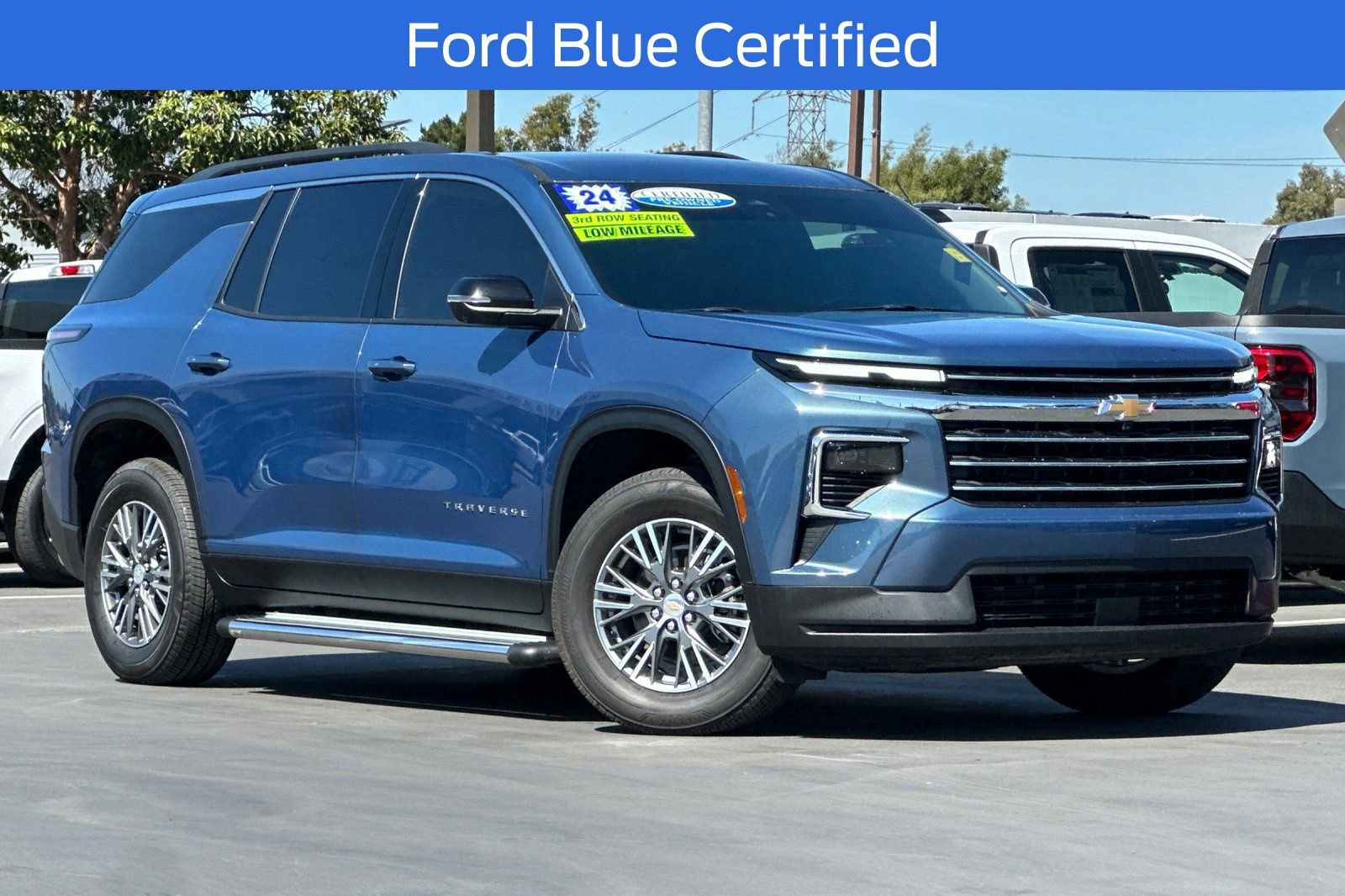 Used 2024 Chevrolet Traverse LT w/ Trailering Package image 8