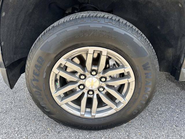 Used 2023 Chevrolet Colorado LT w/ LT Convenience Package II AWD/4WD image 9