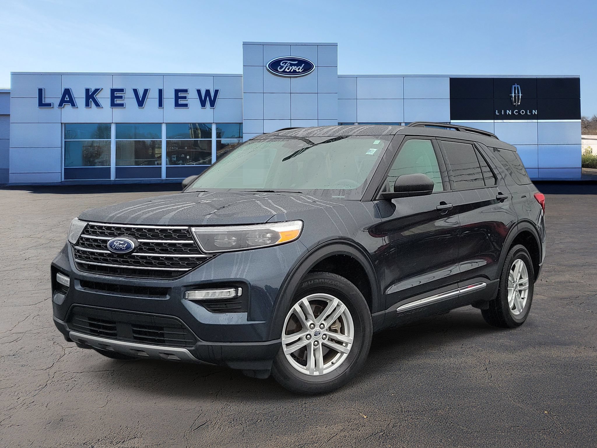 Certified 2024 Ford Explorer XLT w/ Equipment Group 202A