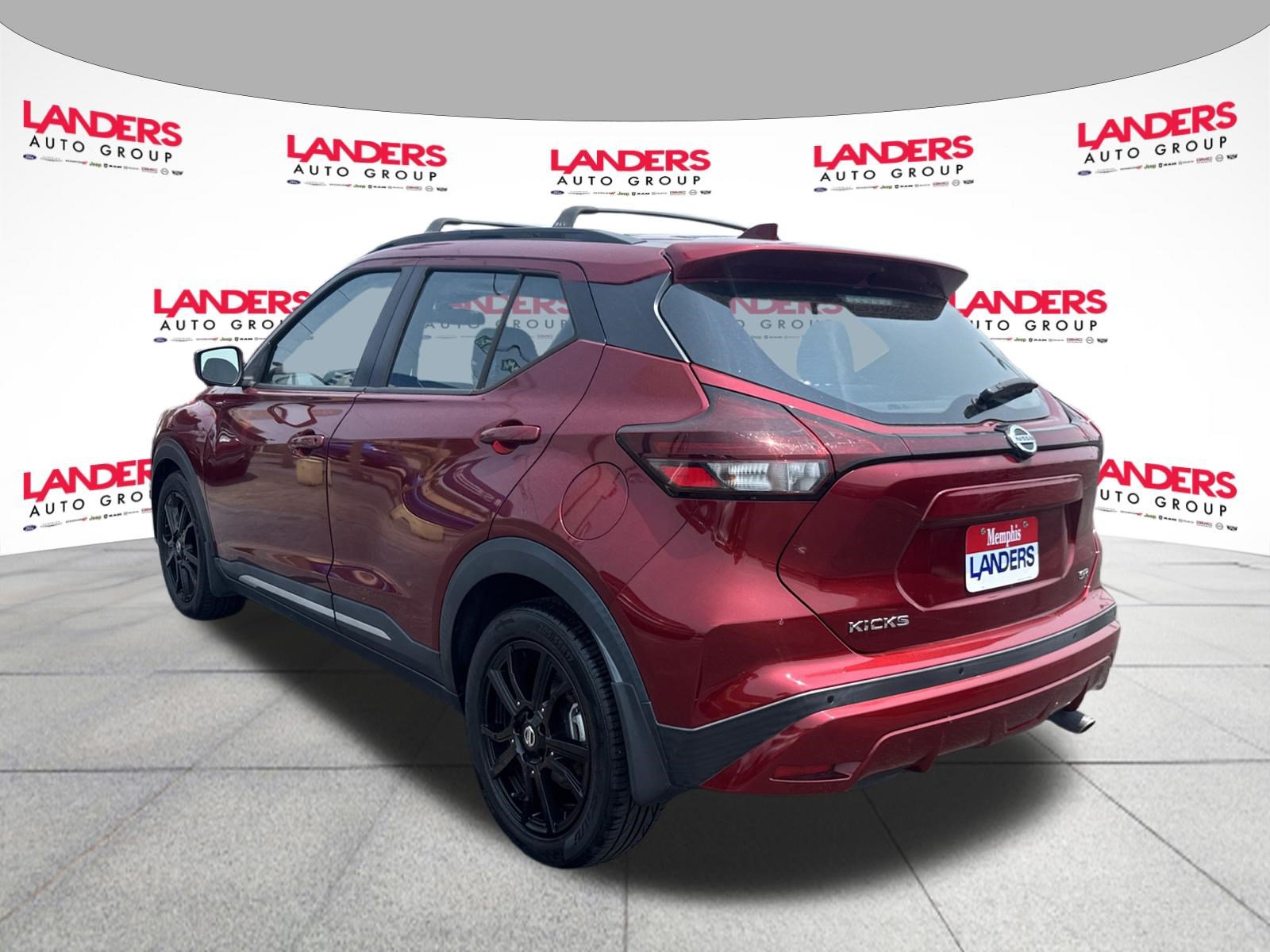 Used 2021 Nissan Kicks SR w/ SR Premium Package FWD image 5