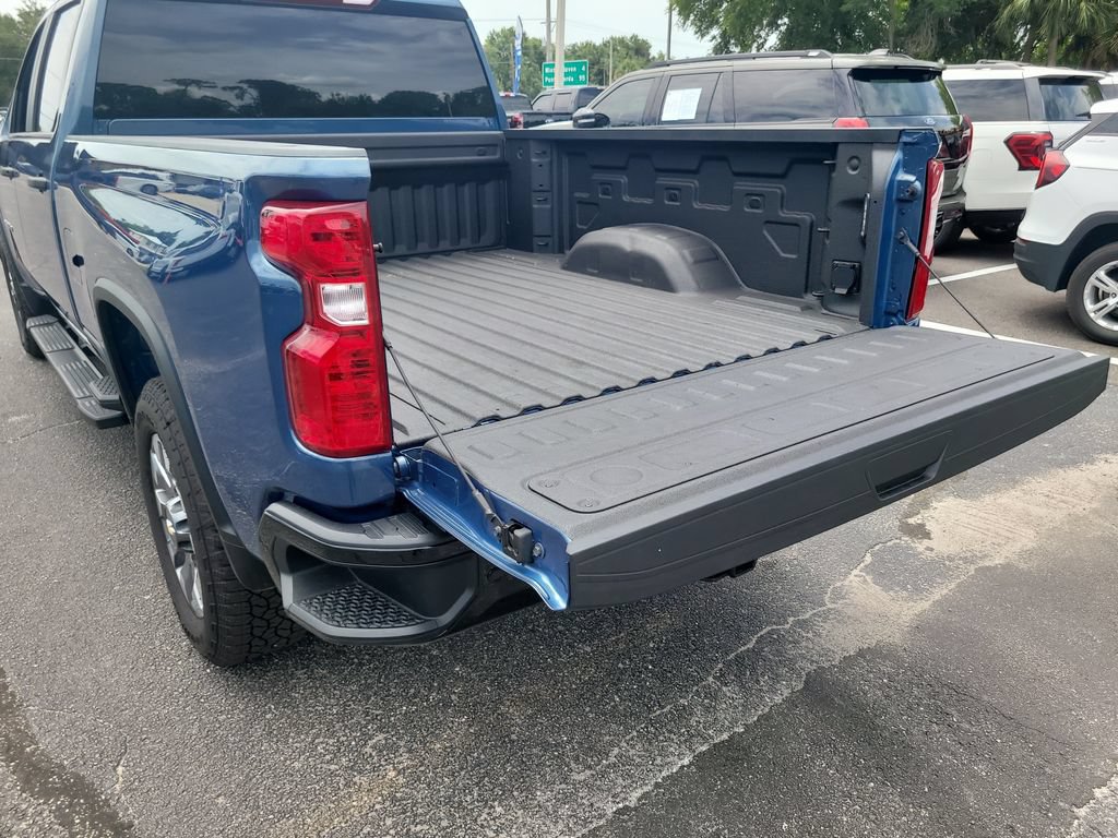 Used 2026 Chevrolet Silverado 2500 Custom w/ Custom Value Package AWD/4WD image 8