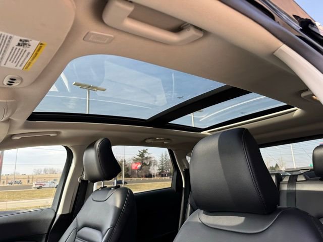 Certified 2024 Ford Edge SEL w/ Convenience Package AWD/4WD image 10