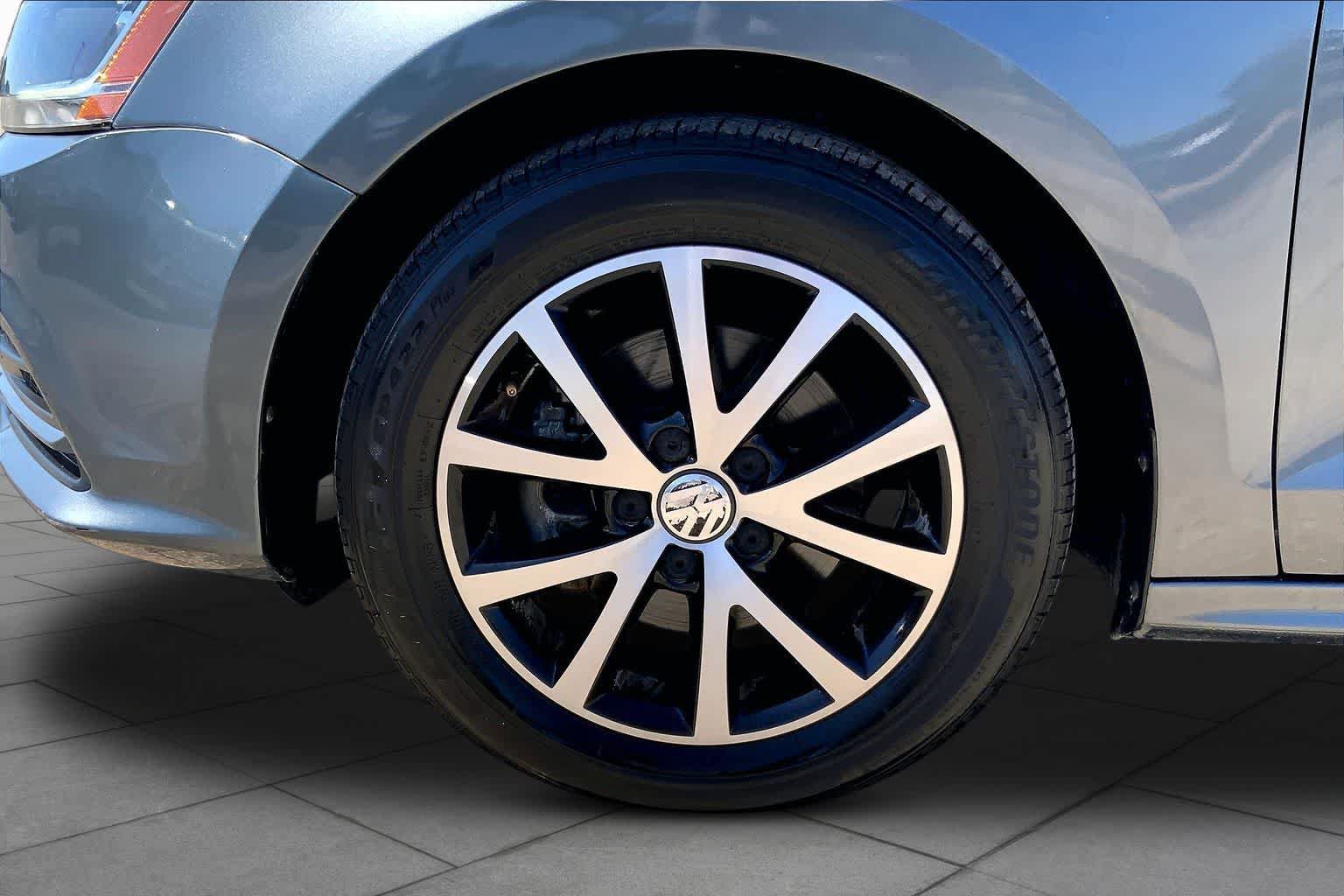 Used 2018 Volkswagen Jetta SE FWD image 11