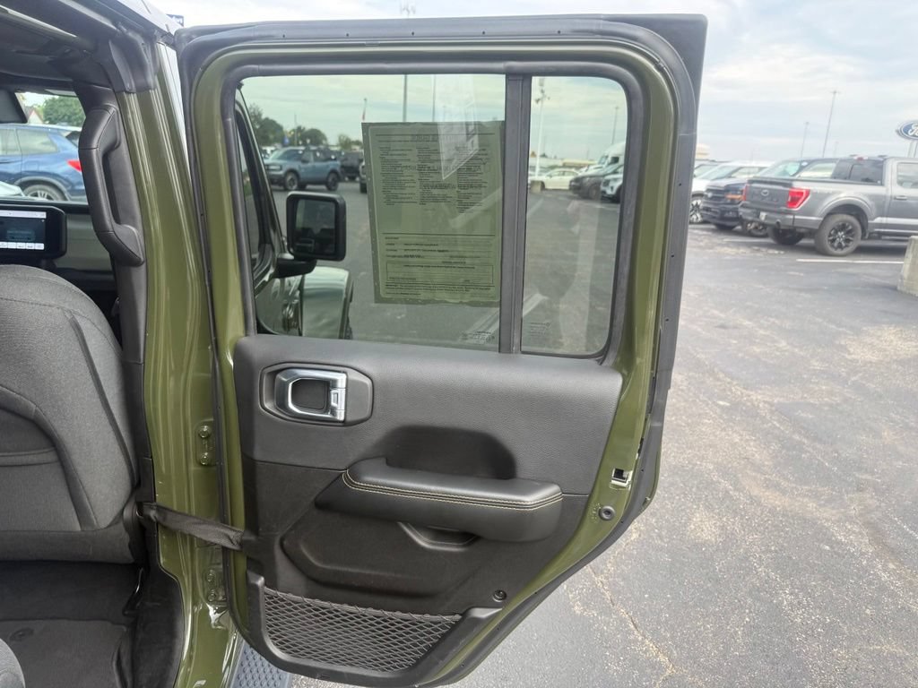Used 2024 Jeep Wrangler Unlimited Sahara AWD/4WD image 58