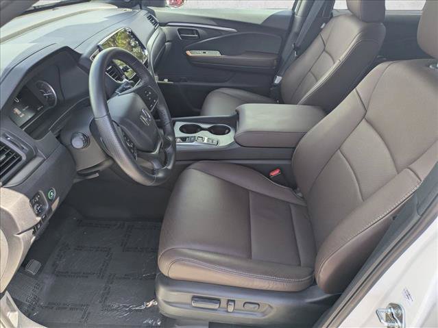 Used 2024 Honda Passport EX-L image 16