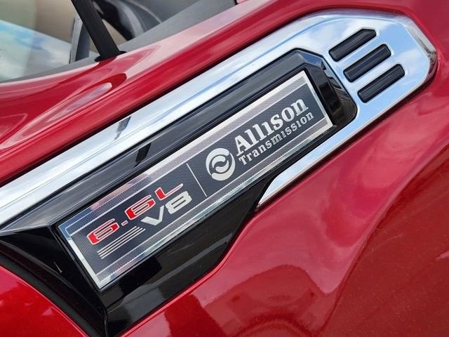 Used 2024 GMC Sierra 2500 SLT w/ SLT Premium Package AWD/4WD image 11