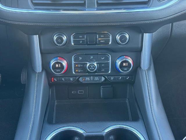 Used 2022 GMC Yukon XL SLT w/ SLT Premium Package image 16