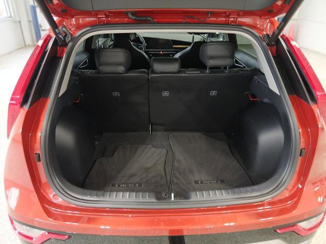 Used 2023 Kia Niro SX image 20