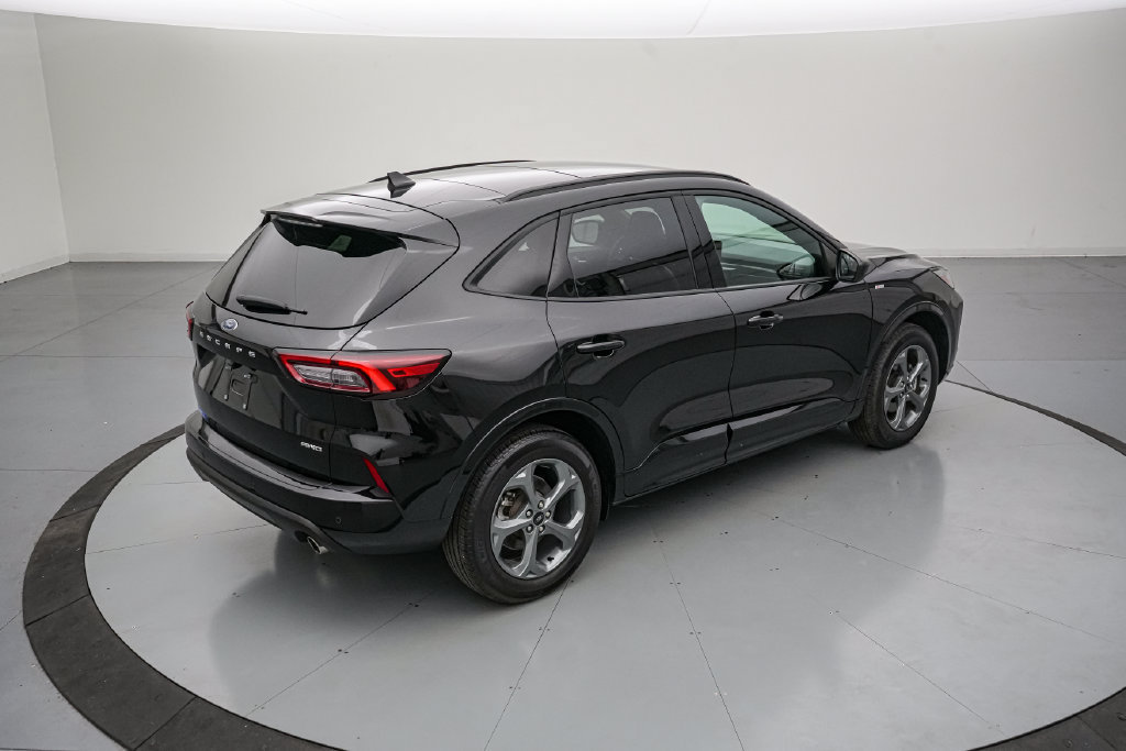 Certified 2024 Ford Escape ST-Line w/ Tech Pack #1 AWD/4WD image 4
