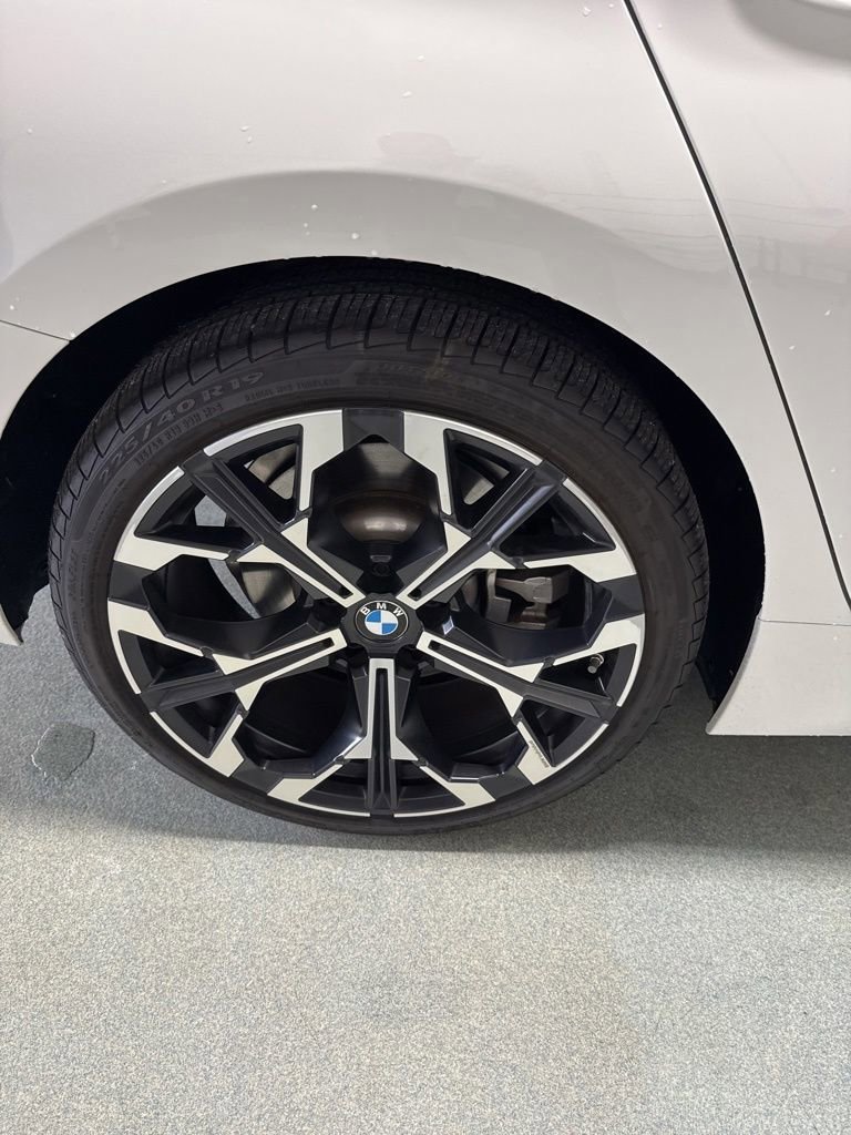 Used 2025 BMW 330i xDrive Sedan w/ Premium Package image 25