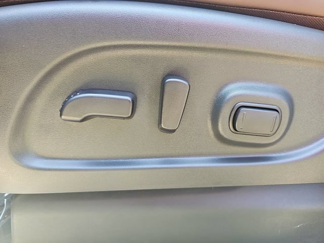 Used 2024 Nissan Titan Platinum Reserve w/ Moonroof Package AWD/4WD image 22