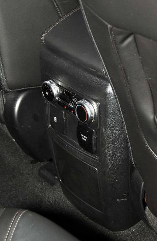Certified 2023 Ford Explorer Platinum w/ Technology Package AWD/4WD image 30