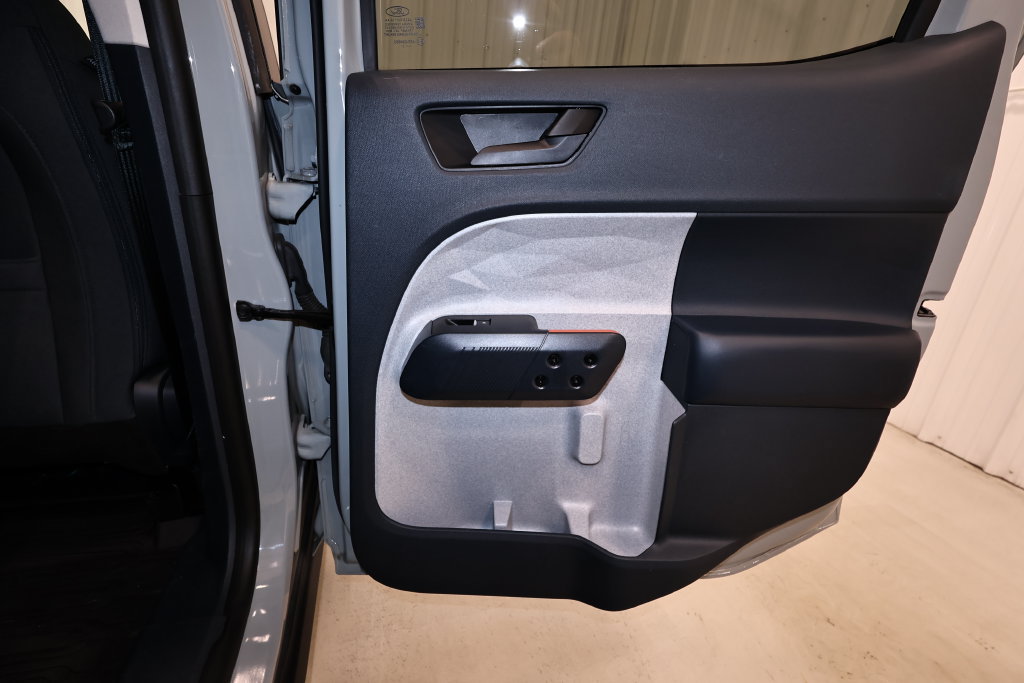 Certified 2022 Ford Maverick XLT w/ XLT Luxury Package FWD image 17