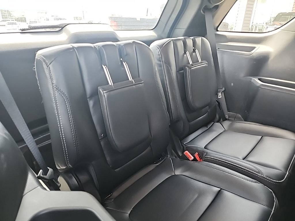 Certified 2019 Ford Explorer Limited w/ Class III Trailer Tow Package image 9