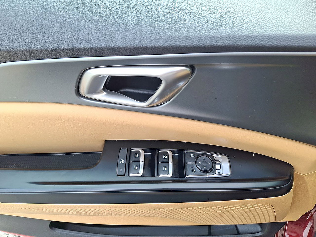 Used 2024 Kia Carnival LX FWD image 10