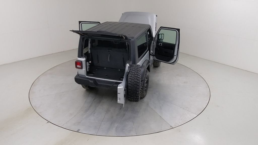 Used 2023 Jeep Wrangler Willys AWD/4WD image 45