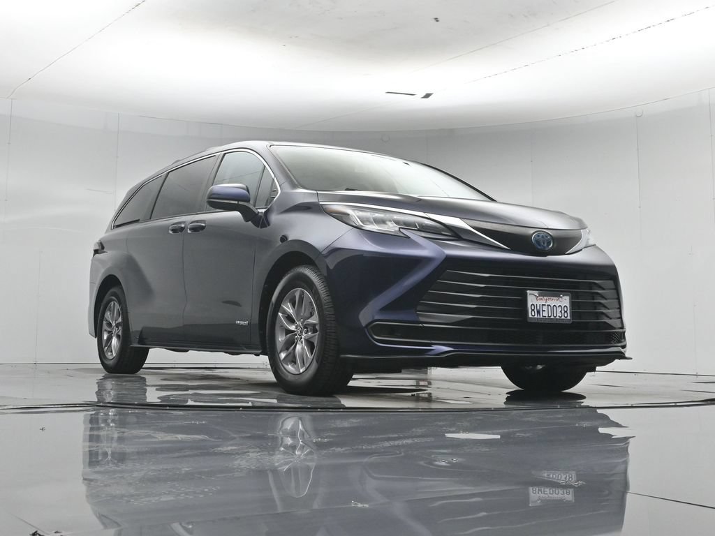 Used 2021 Toyota Sienna LE w/ LE Plus Package FWD image 51