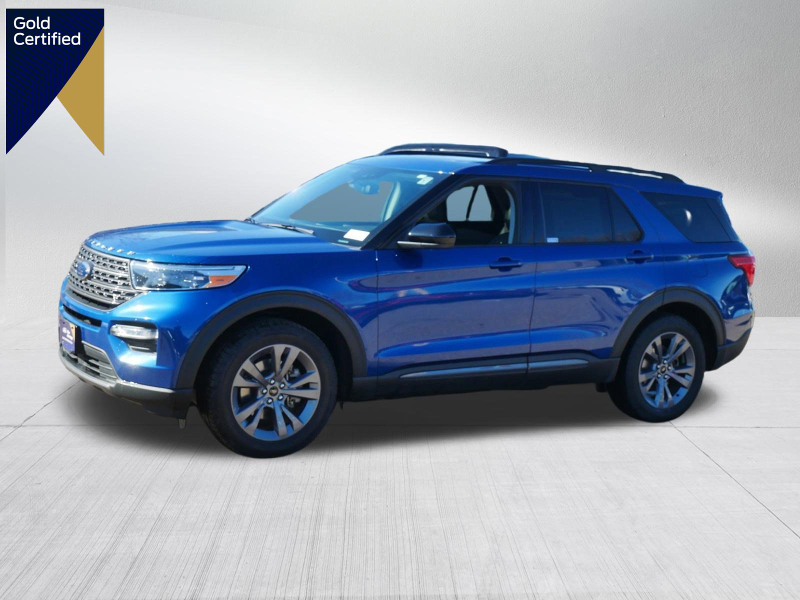 Certified 2022 Ford Explorer XLT w/ Equipment Group 202A image 1