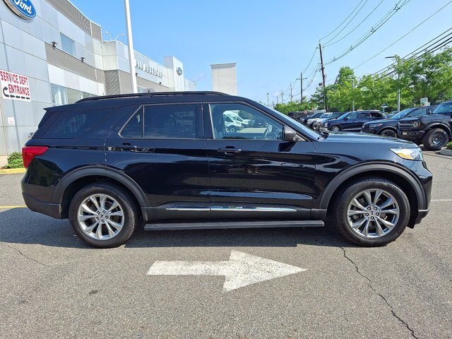 Certified 2023 Ford Explorer XLT w/ Equipment Group 202A AWD/4WD image 18