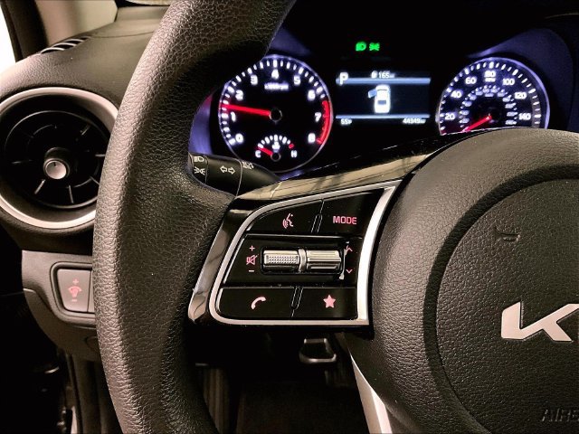 Used 2022 Kia Forte LXS FWD image 17